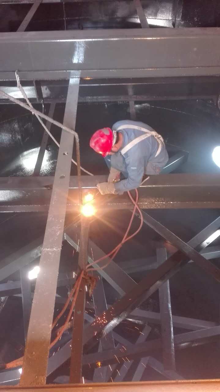 脫硫防腐施工電焊交叉作業(yè) 脫硫防腐施工電焊交叉作業(yè)